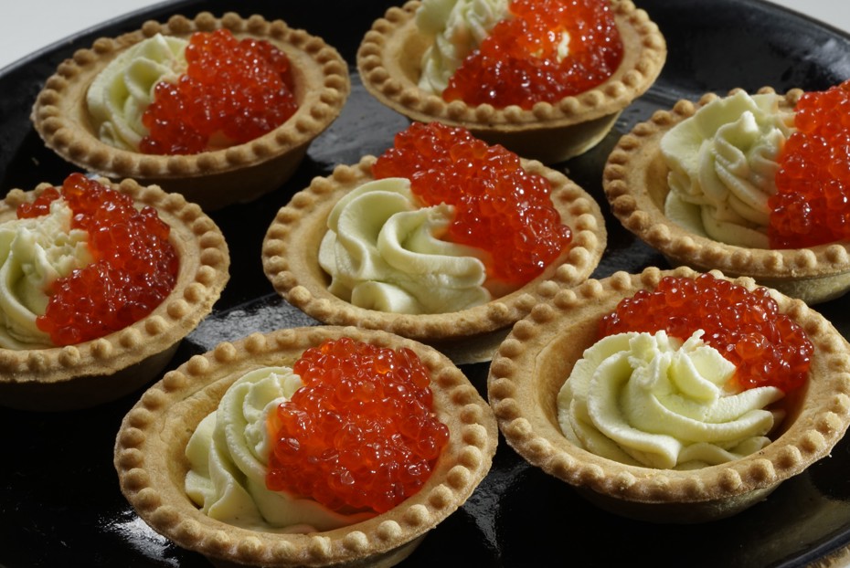 Фото рецепта Тарталетки с икрой и васаби