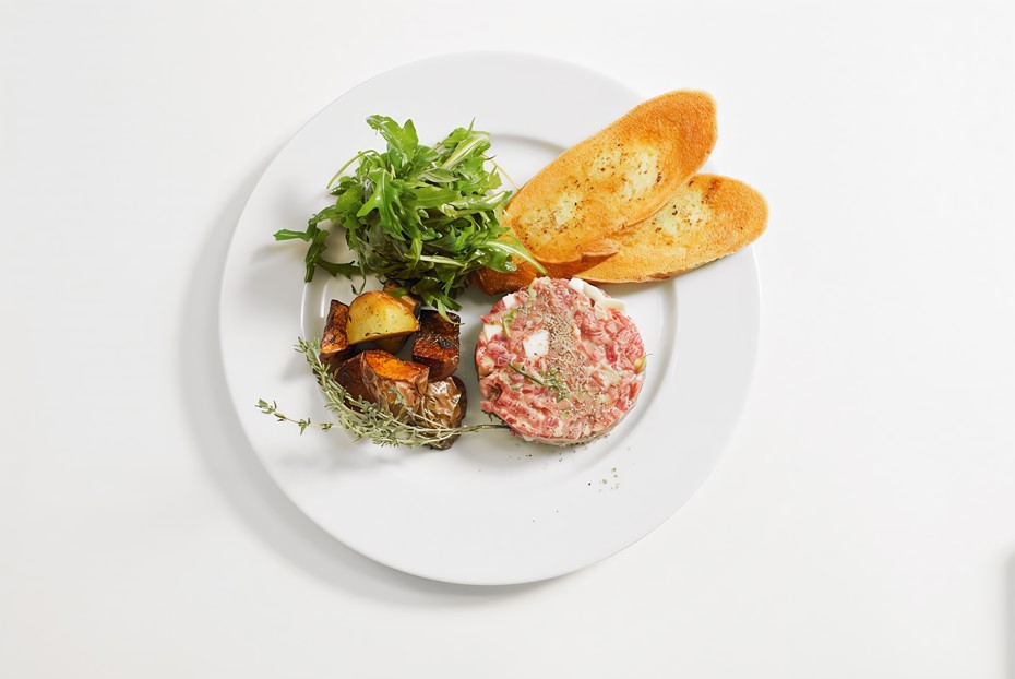 Фото рецепта Тартар из говядины с каперсами