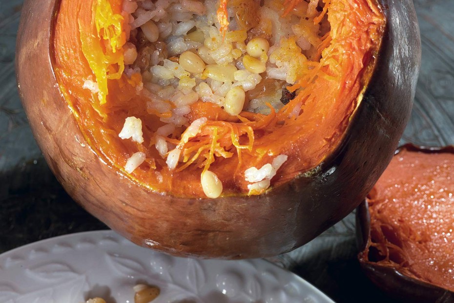 Фото рецепта Тыква, фаршированная сладким пловом