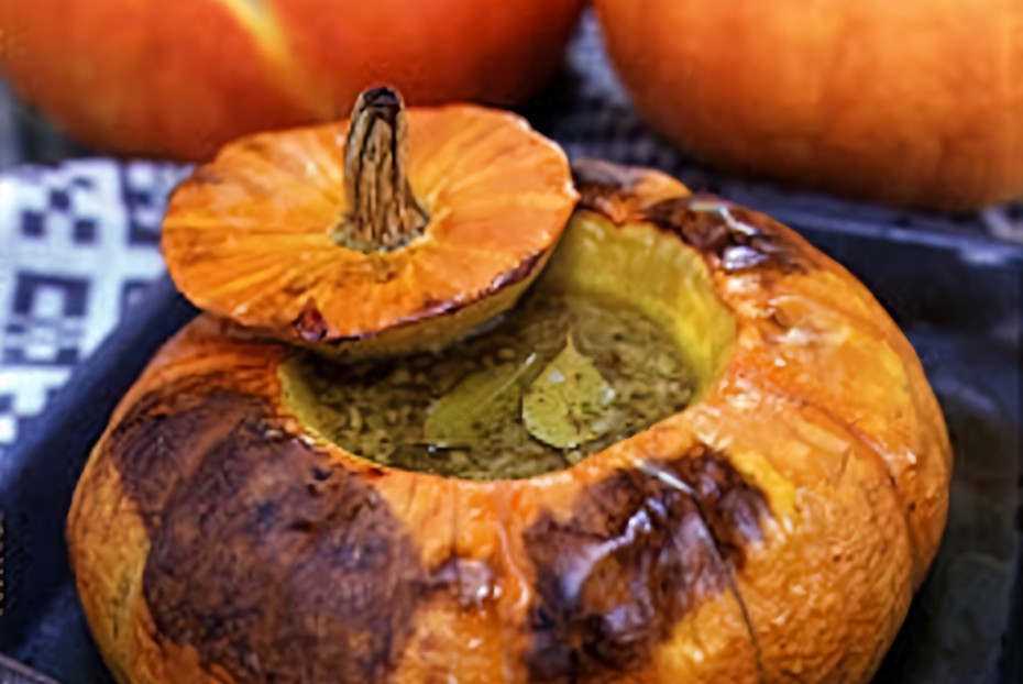 Фото рецепта Тыквенный суп в тыкве