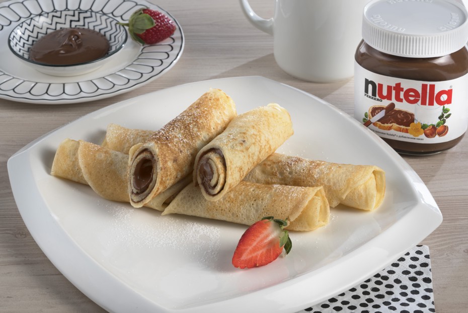 Фото рецепта Толстые блины на дрожжах с нутеллой