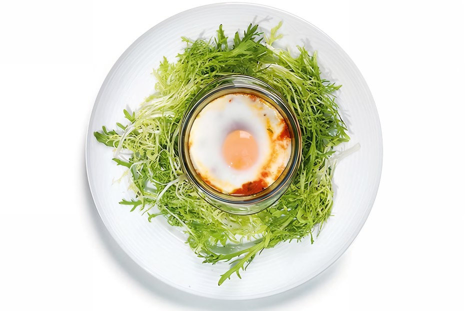 Фото рецепта Томатная запеканка с яйцами и луком