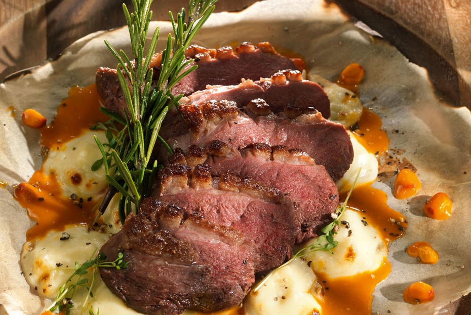 Фото рецепта Утиная грудка с адыгейским сыром