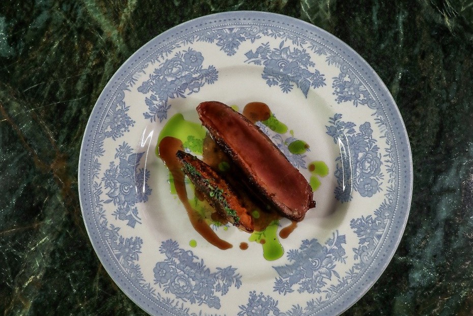 Фото рецепта Утиная грудка с запеченным персиком