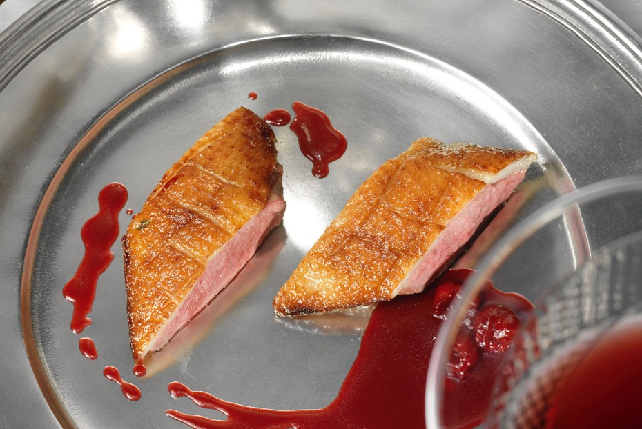 Фото рецепта Утиные грудки с вишневым соусом