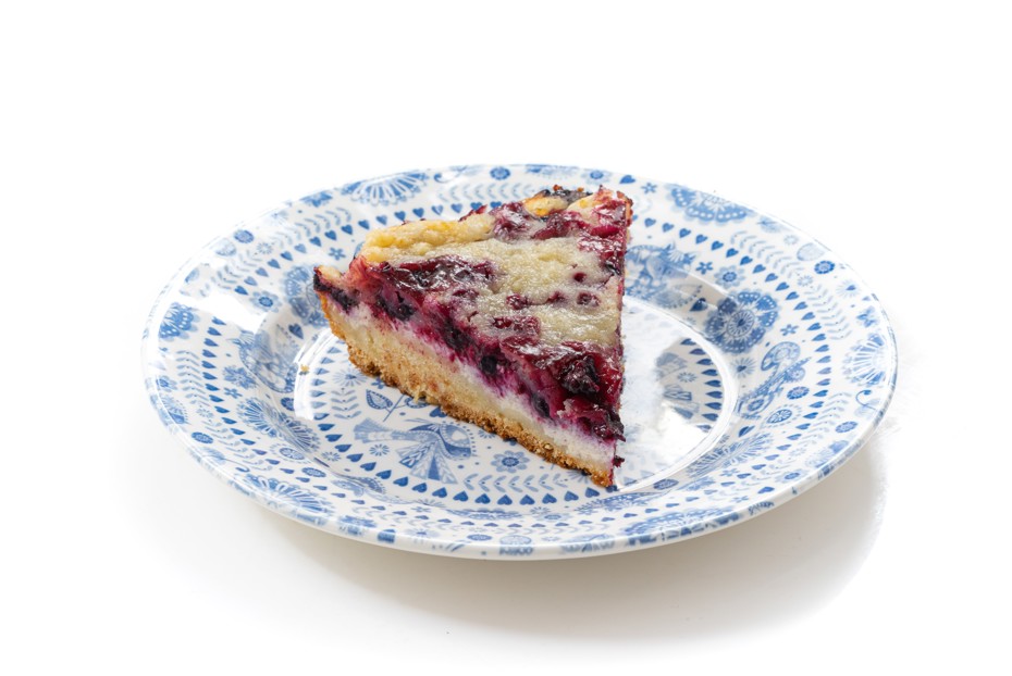 Фото рецепта Ягодный пирог в мультиварке