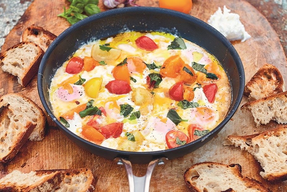 Фото рецепта Яичница с моцареллой