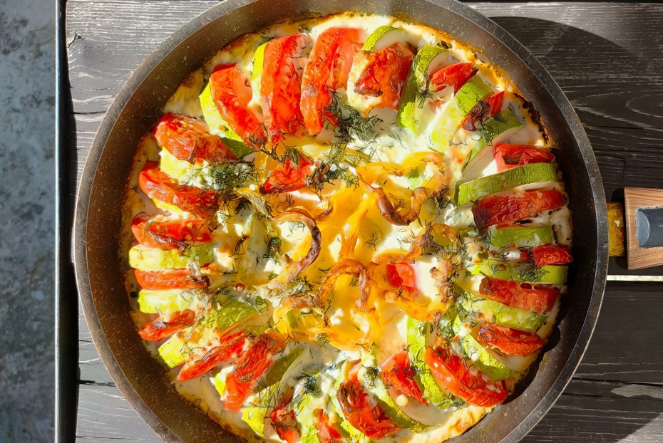 Фото рецепта Запеканка из кабачков, помидоров и домашнего творога