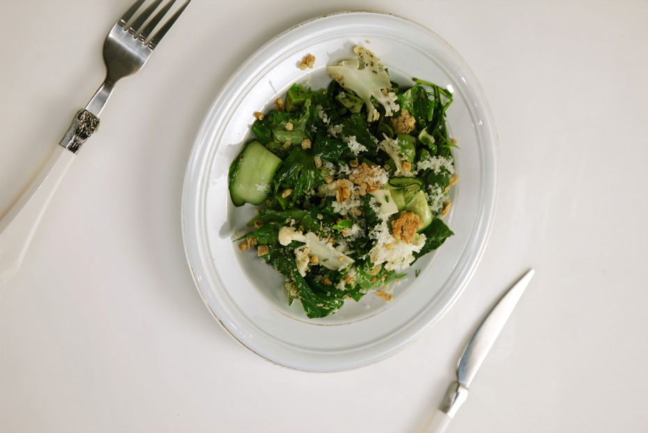 Фото рецепта Зеленый салат с соусом шисо