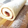 Фотография рецепта Бисквитный рулет с джемом и сливочным кремом автор Алсу Мухамметжанова