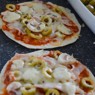 Фотография рецепта Быстрая пицца с оливками на лепешках автор Meet At Global Kitchen