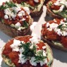 Фотография рецепта Брускетта с пастой из авокадо помидорами и брынзой автор Мартынова Лера