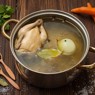 Фотография рецепта Домашняя курица в луковояичном бульоне автор Ольга Блокбастер