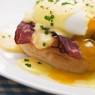 Фотография рецепта Яйца побенедиктински с ветчиной автор надия