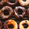 Фотография рецепта Пончики в темном и белом шоколаде автор Виктория anyreki