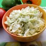 Фотография рецепта Салат из капусты и зеленых яблок с йогуртовой заправкой автор Masha Potashova