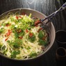 Фотография рецепта Салат из тонкой рисовой лапши острого перца и кинзы автор Еда