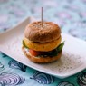 Фотография рецепта Вегетарианский бургер из нута с соусом из йогурта автор Maria Katkova