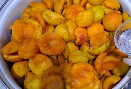 Фото шага рецепта Абрикосовое варенье с лимонной цедрой 186794 шаг 4