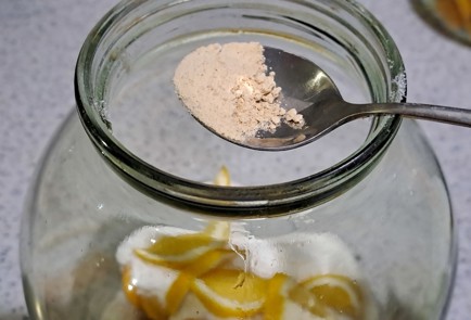 Фото шага рецепта Абрикосовый компот с лимоном и имбирем на зиму 186594 шаг 8  