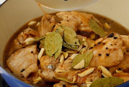 Фото шага рецепта Курица пофилиппински адобо 93189 шаг 8