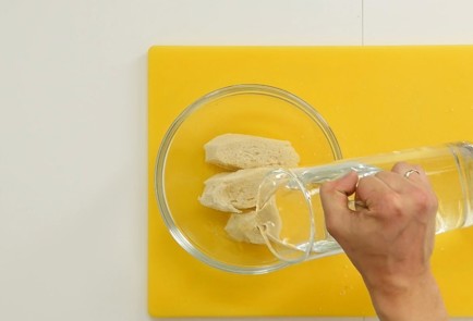 Фото шага рецепта Холодный суп ахобланко 93265 шаг 4  