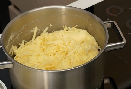 Фото шага рецепта Сырное картофельное пюре алиго 137409 шаг 9  