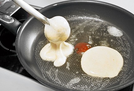 Фото шага рецепта Американские панкейки с корицей 31193 шаг 7  