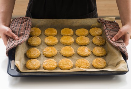 Фото шага рецепта Американское сырное печенье 151983 шаг 9  