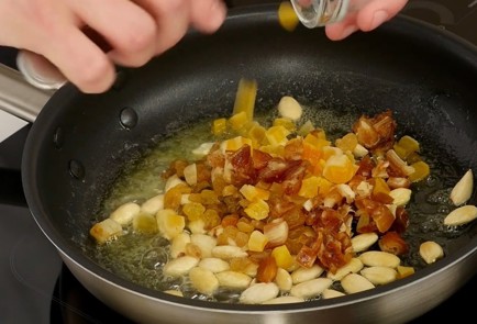 Фото шага рецепта Армянская фаршированная курица амич 125310 шаг 4  