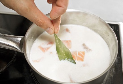 Фото шага рецепта Английские котлеты с лососем брокколи и картофельным пюре 27215 шаг 3