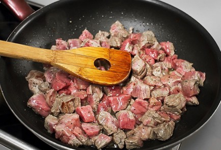 Фото шага рецепта Английский пирог с бараньими почками и белыми грибами Андрея Бугайского 42435 шаг 2  