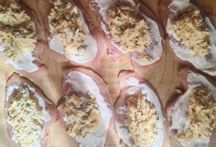 Фото шага рецепта Курица в духовке под сырной шапочкой 189724 шаг 9  