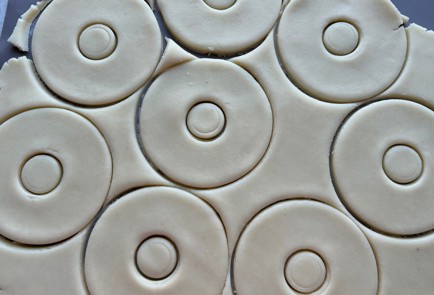 Фото шага рецепта Арахисовые колечки 175485 шаг 11