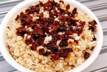 Фото шага рецепта Ароматный кускус с томатами и чесноком 153030 шаг 10