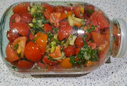 Фото шага рецепта Ароматные помидоры покорейски с зеленым базиликом и петрушкой 186958 шаг 16  