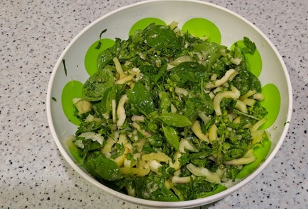 Фото шага рецепта Ароматные помидоры покорейски с зеленым базиликом и петрушкой 186958 шаг 9  