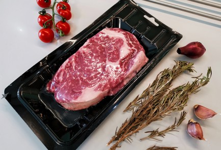 Фото шага рецепта Ароматный стейк рибай 140731 шаг 1  