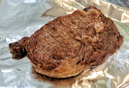 Фото шага рецепта Ароматный стейк рибай 140731 шаг 10  