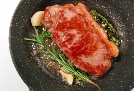 Фото шага рецепта Ароматный стейк стриплойн 175642 шаг 10  