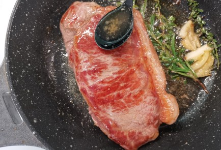 Фото шага рецепта Ароматный стейк стриплойн 175642 шаг 11  