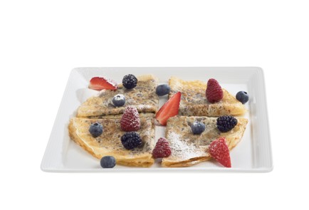 Фото шага рецепта Ажурные блины с Nutella и ягодами 114585 шаг 4  