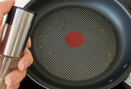 Фото шага рецепта Ажурные блины в форме сердца для романтического завтрака 191290 шаг 6