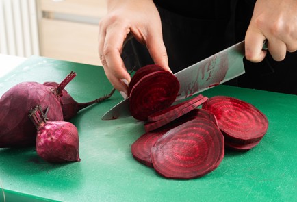 Фото шага рецепта Азиатский салат из маринованной свеклы с кунжутом 151338 шаг 1  