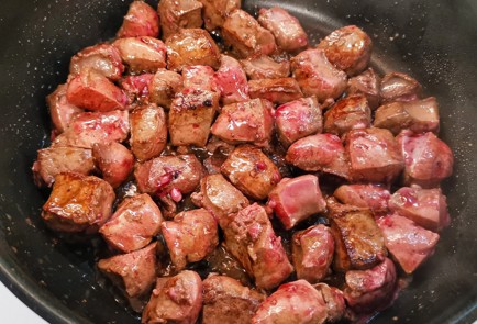 Фото шага рецепта Азу с телячьей печенью в сливках 153090 шаг 6  