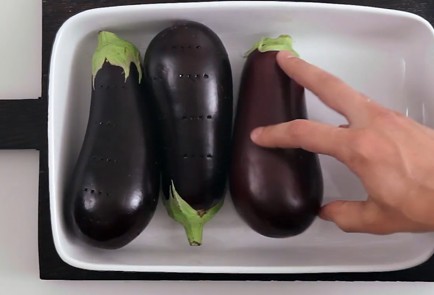 Фото шага рецепта Бабагануш с кунжутом 32522 шаг 1  