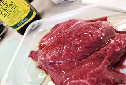 Фото шага рецепта Баффалостейк из мраморной говядины 140022 шаг 1  