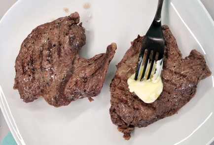 Фото шага рецепта Баффалостейк из мраморной говядины 140022 шаг 7  