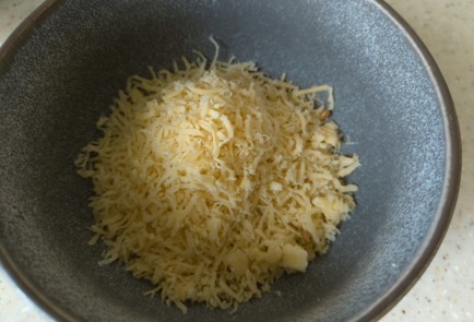 Фото шага рецепта Багет с чесноком и сыром 189486 шаг 4  