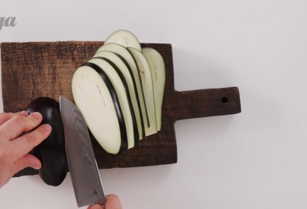 Фото шага рецепта Баклажаны жареные с гранатом и зеленью 19323 шаг 1  